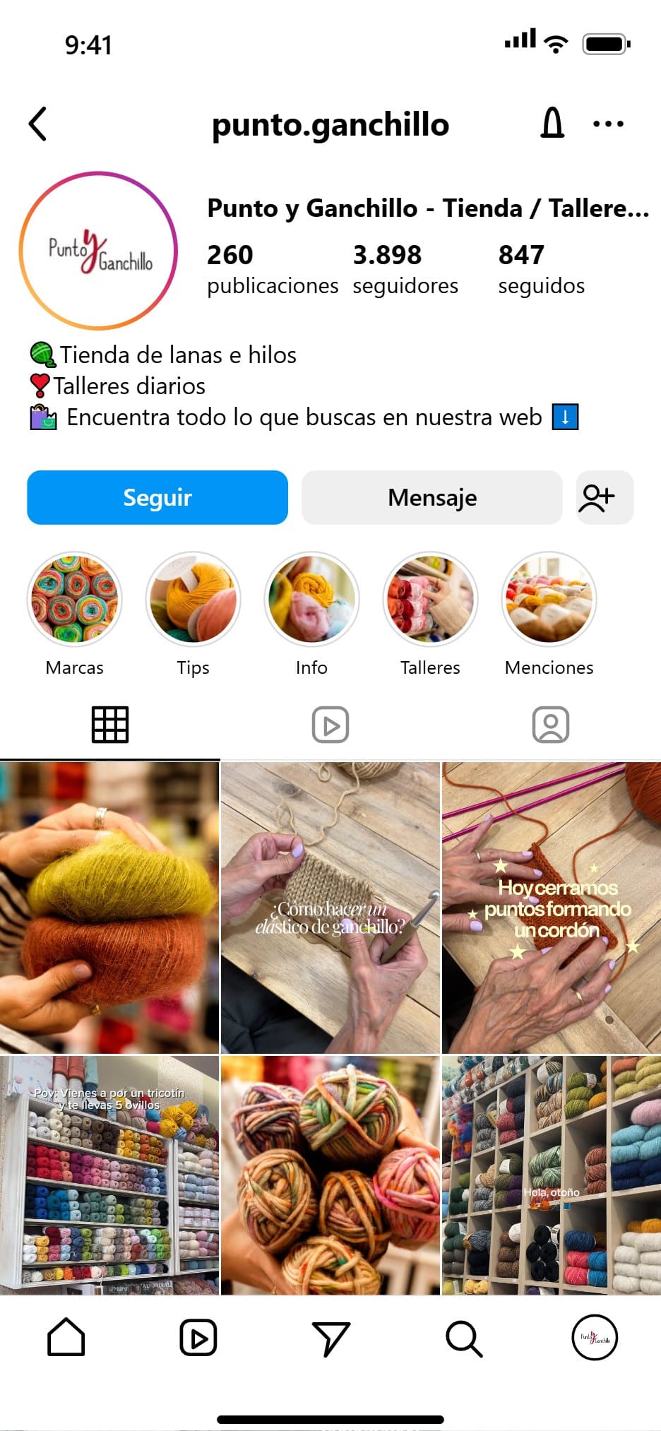 Mockup del feed de Instagram de Punto y Ganchillo gestionado por Oneh Social Media